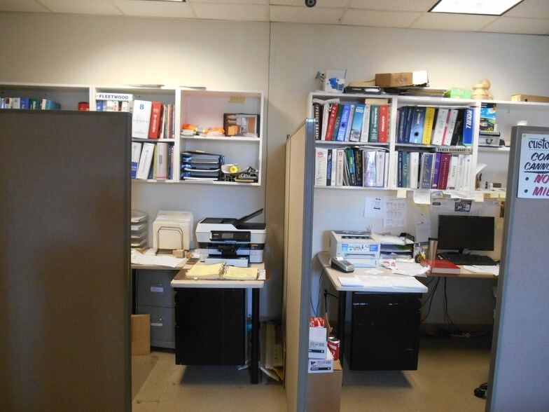 More Photos Of 7442 Varna Ave, North Hollywood Warehouse For Lease