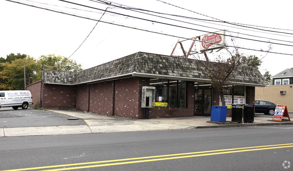 Primary Photo Of 550 Hamilton St, Somerset Convenience Store For Sale