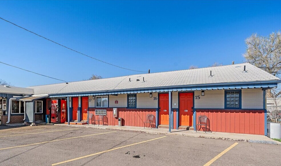 More Photos Of 1524 Main St, Longmont Hotel For Sale