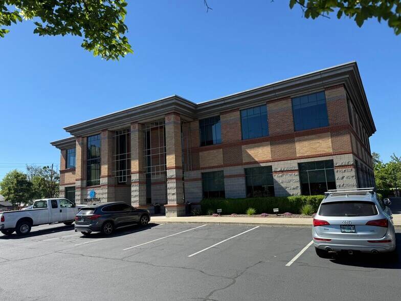More Photos Of 1501 E McAndrews Rd, Medford Medical For Lease