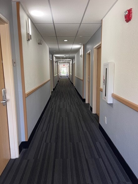 More Photos Of 150 Browns Ferry Rd, Chattanooga Hotel For Sale