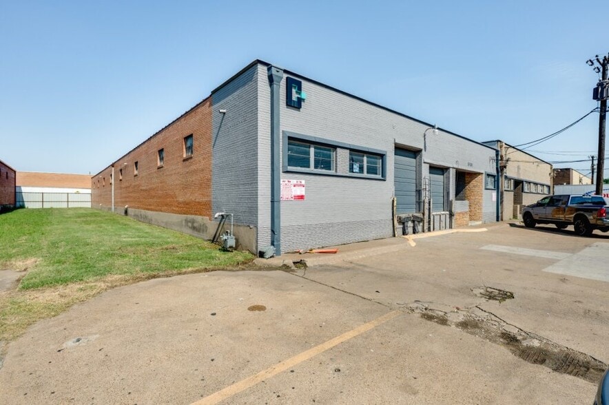 More Photos Of 5131 Sharp St, Dallas Warehouse For Sale