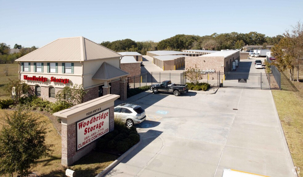 Primary Photo Of 11220 S Highway 6, Sugar Land Self Storage For Lease