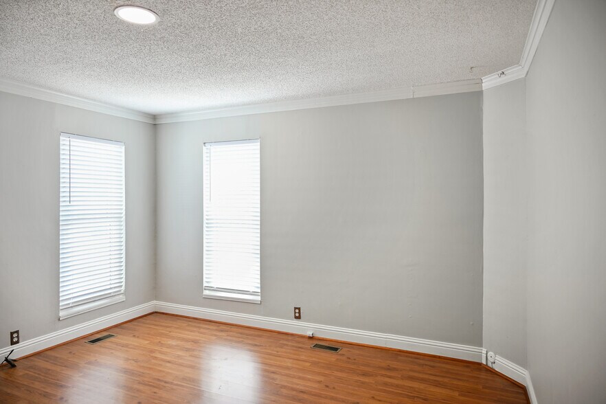 More Photos Of 1103 W Elm St, Rogers Storefront Retail Residential For Sale