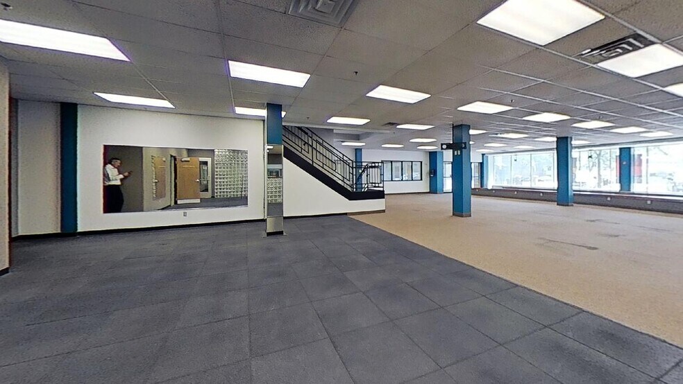 More Photos Of 119 N Washington Sq, Lansing Medical For Sale