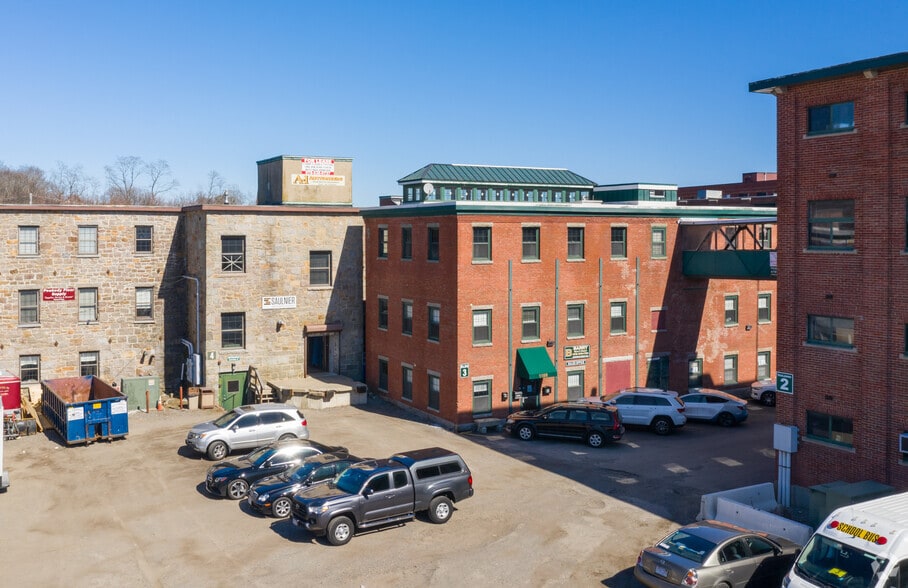 More Photos Of 119R Foster St, Peabody Light Distribution For Sale