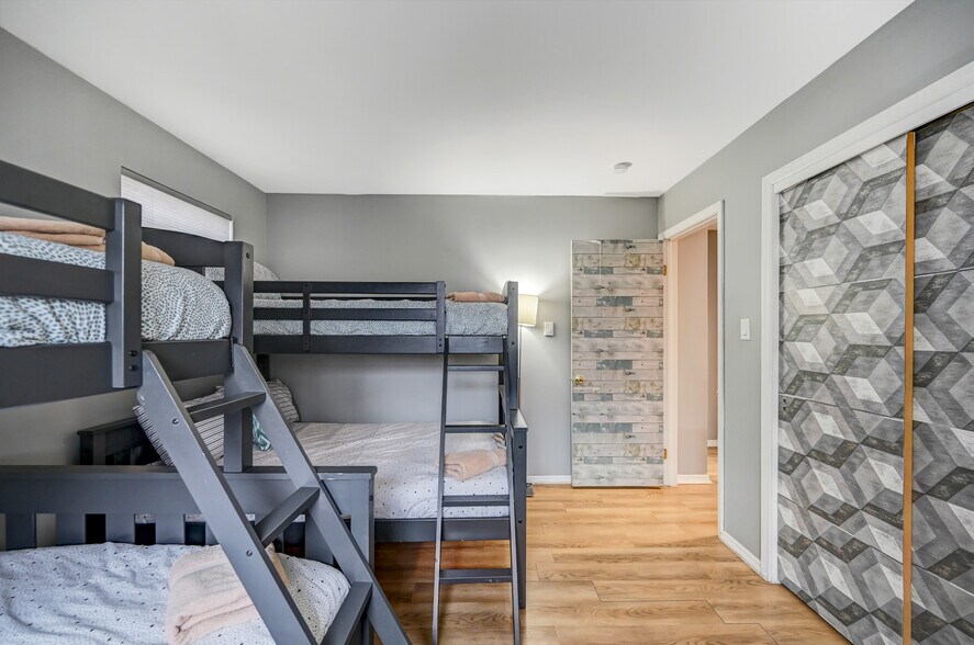 More Photos Of 298 Learn Rd, Tannersville Flex For Sale