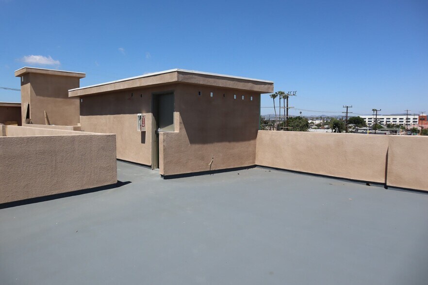 More Photos Of 6406 S Hoover St, Los Angeles Apartments For Sale