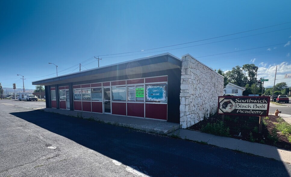 Primary Photo Of 1400 N Arthur Ave, Pocatello Freestanding For Sale