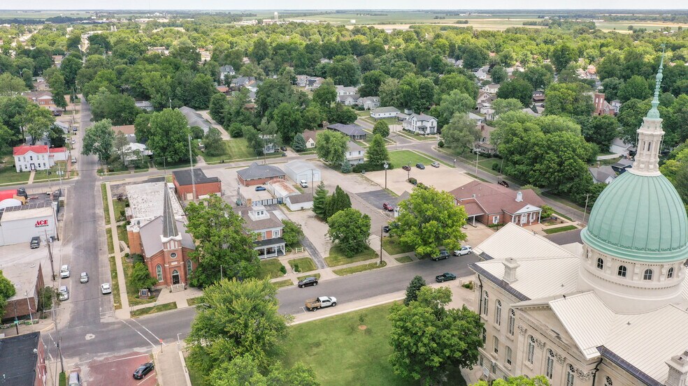 More Photos Of 212 E Main St, Carlinville Office Residential For Sale