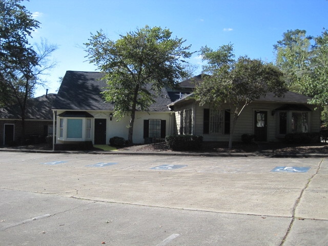 Primary Photo Of 550 Fairburn Rd SW, Atlanta Medical For Lease