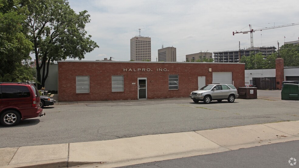 More Photos Of 155 Woodland Rd, Rockville Light Manufacturing For Lease