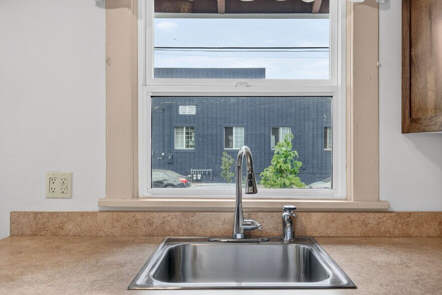 More Photos Of 8606 SE 17th Ave, Portland Office For Lease