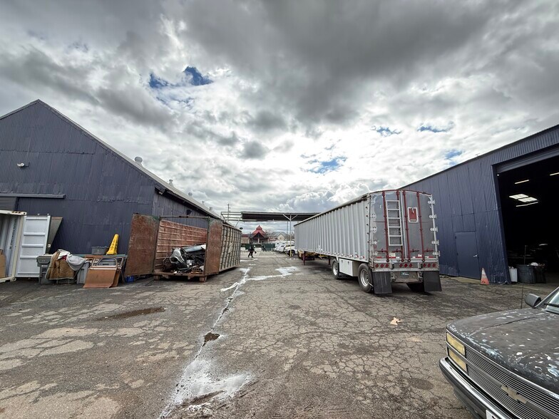 More Photos Of 1107-1111 Gibson Rd, Woodland Warehouse For Sale