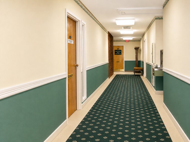 More Photos Of 33 Sicomac Rd, North Haledon Office For Lease