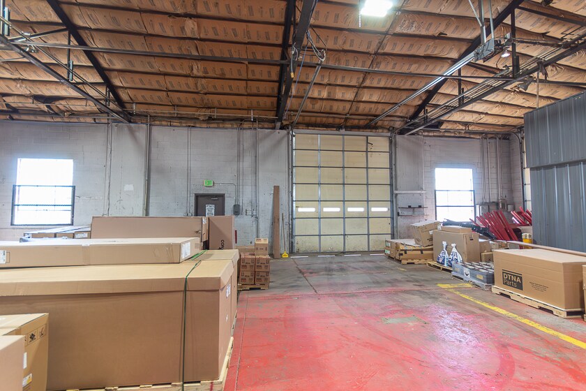 More Photos Of 702 4th Ave, Greeley Warehouse For Lease