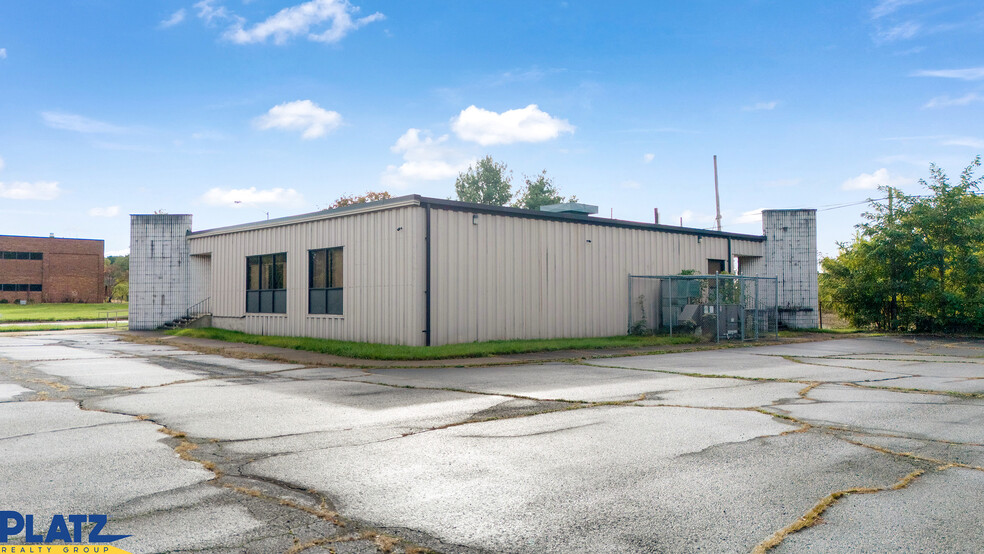 Primary Photo Of 900 Pine Ave, Warren Office For Sale