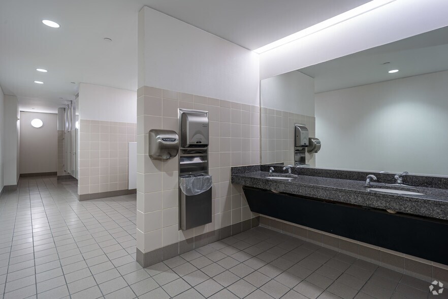 Photo of 21st Floor Ste 2100