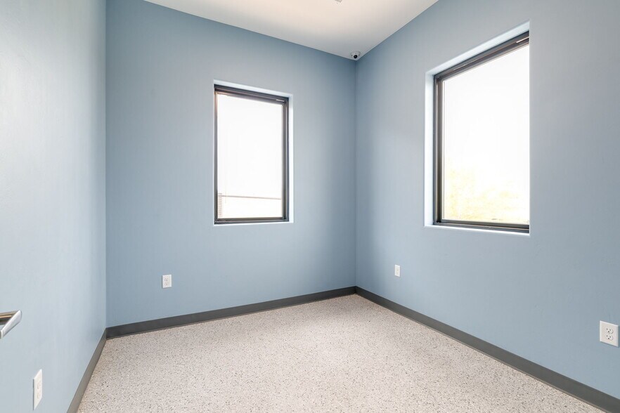 More Photos Of 3305 NW 192nd St, Edmond Healthcare For Sale