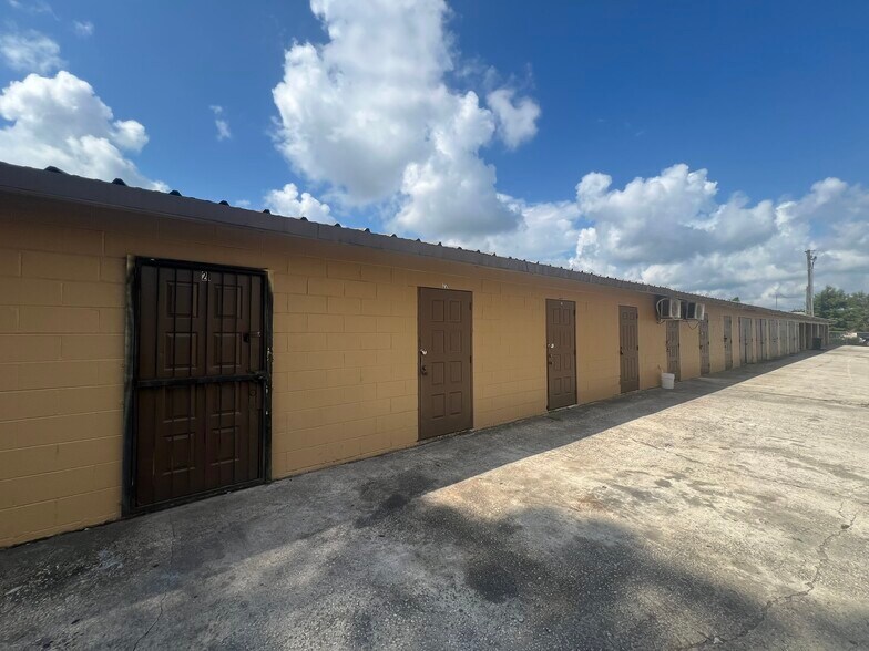 More Photos Of 601 W 27th St, Sanford Freestanding For Sale