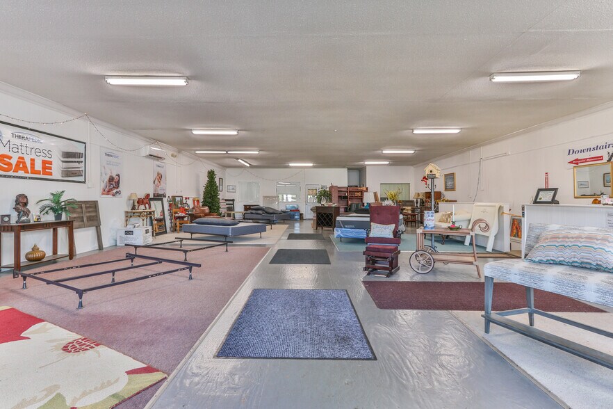 More Photos Of 3506 Springs Rd, Hickory Freestanding For Sale