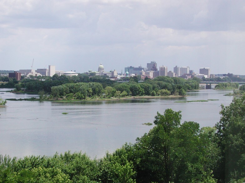 More Photos Of 1000 N Front St, Wormleysburg Office Residential For Lease