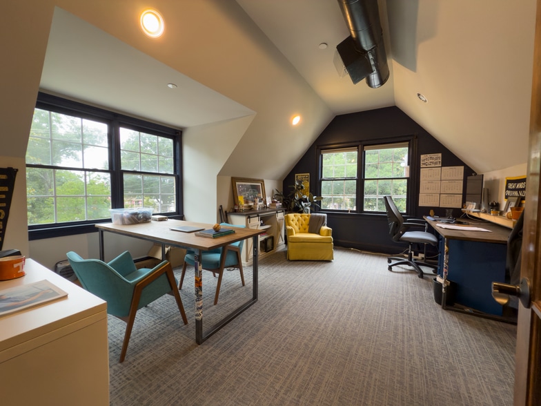 More Photos Of 590 Mimosa Blvd, Roswell Restaurant For Lease