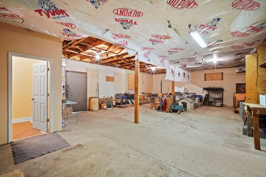 More Photos Of 3980 Ann Arbor Rd, Jackson Light Manufacturing For Sale