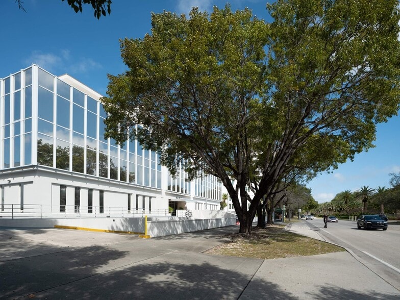 More Photos Of 4500 Biscayne Blvd, Miami Office For Sale