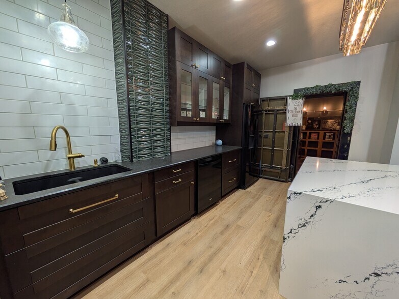 More Photos Of 106 NE 2nd St, Stuart Storefront For Sale