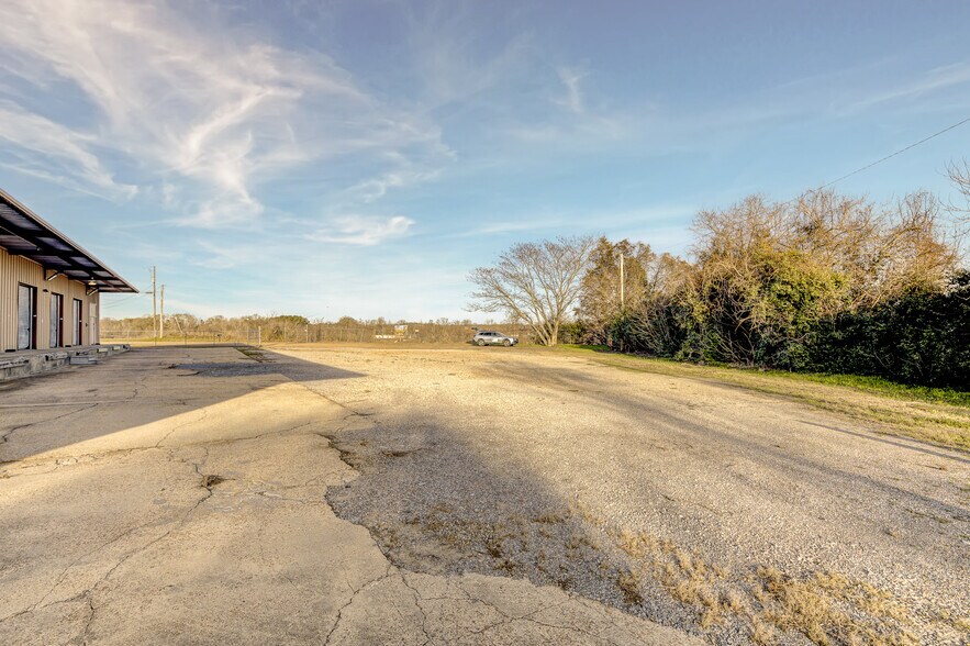 More Photos Of 75 Centrex Dr, Vicksburg Industrial For Lease