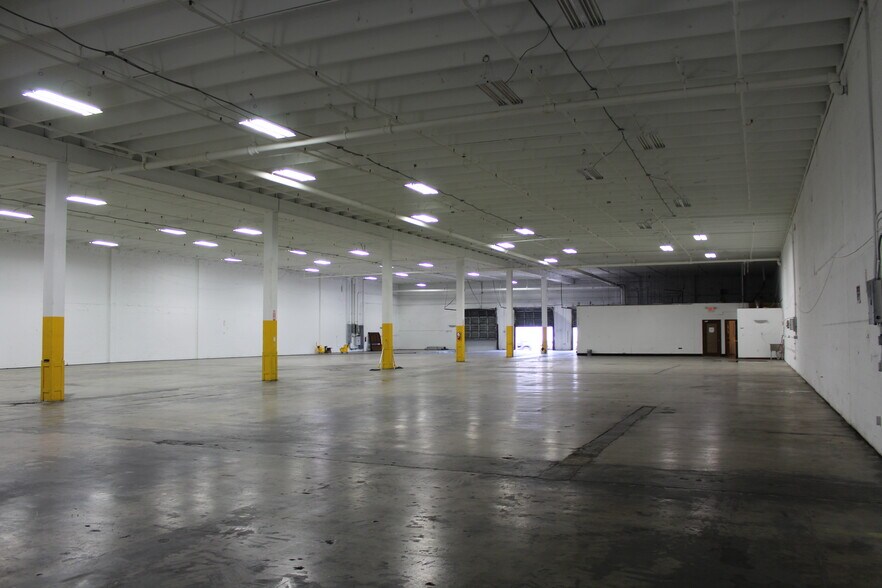 More Photos Of 1970 NW 70th Ave, Miami Warehouse For Lease