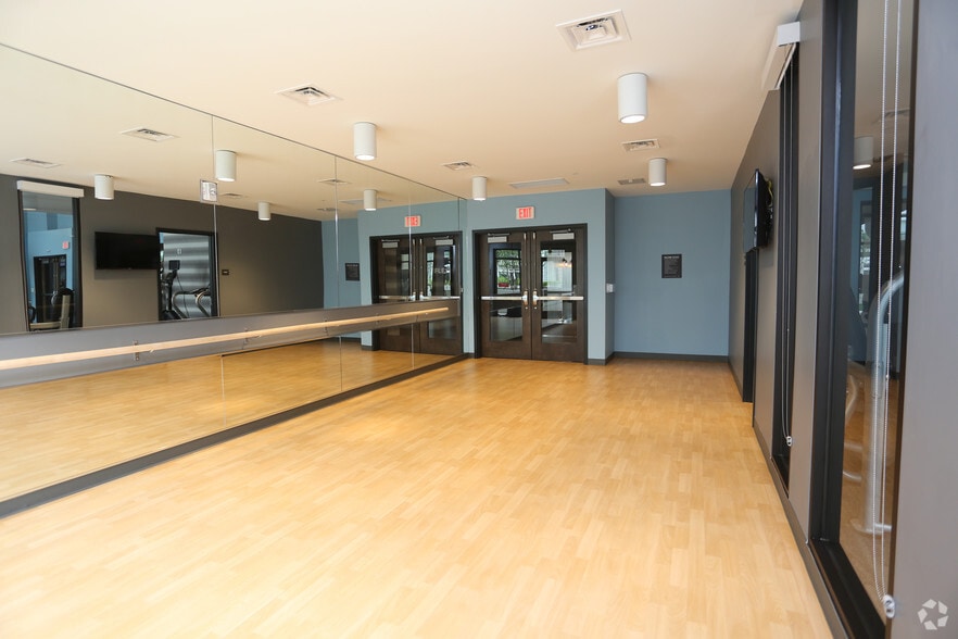 More Photos Of 1801 Chapman Ave, Rockville Apartments For Lease