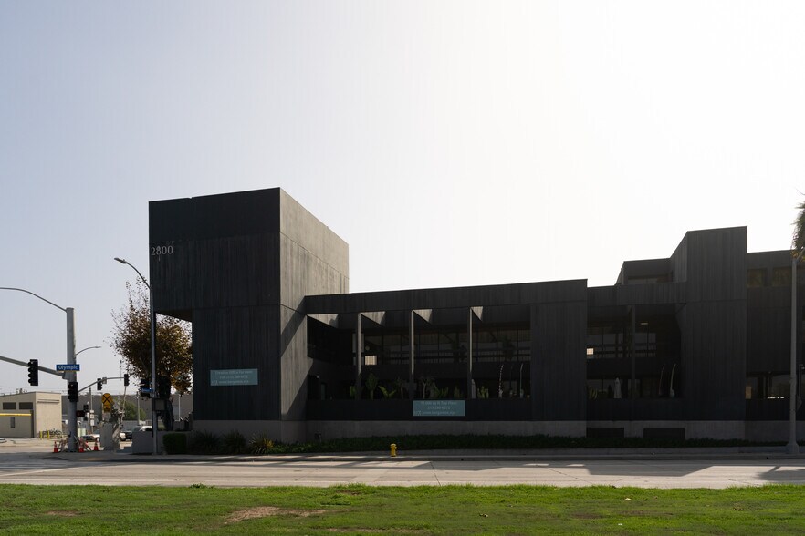 More Photos Of 2800 W Olympic Blvd, Santa Monica Loft Creative Space For Lease
