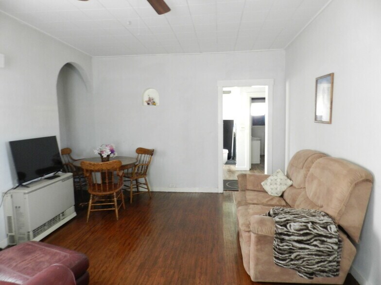 More Photos Of 104 Challis St, Salmon Warehouse For Sale