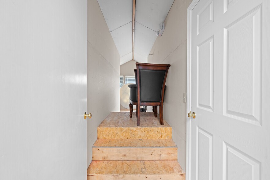 More Photos Of 1135 E. Hiawatha st, Metter Office For Sale