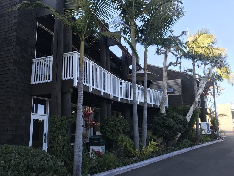 More Photos Of 2725-2727 Shelter Island Dr, San Diego Storefront Retail Office For Lease