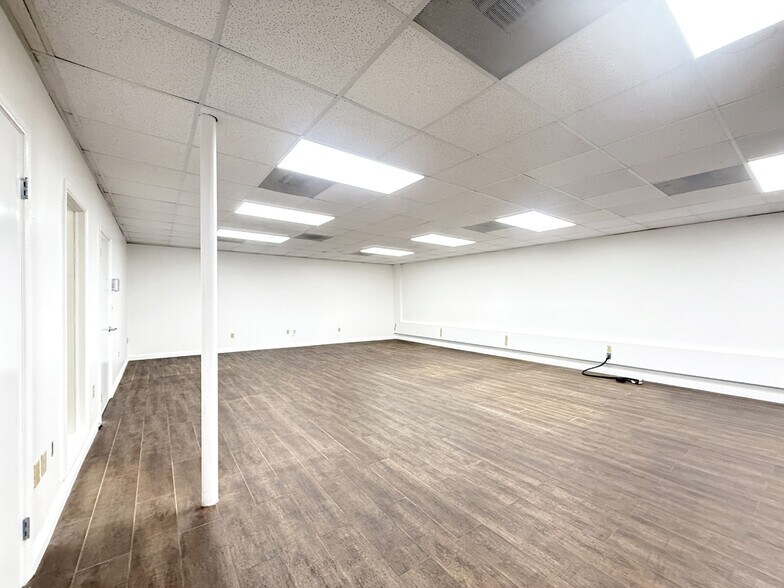 More Photos Of 248-250 E Rowland St, Covina Office For Lease