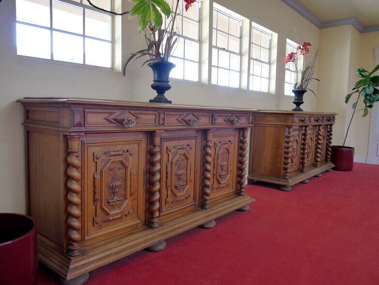 More Photos Of 250 N Golden Circle Dr, Santa Ana Office For Lease