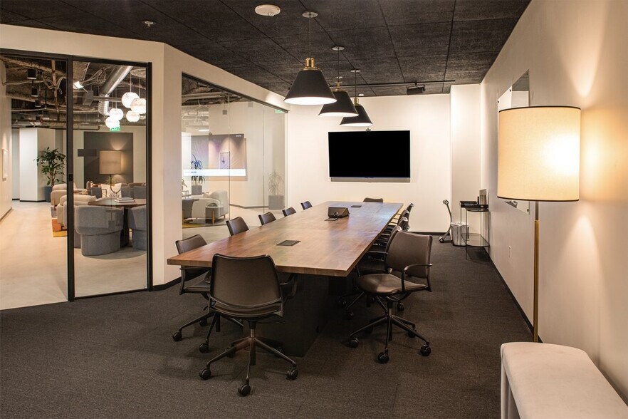 More Photos Of 401 W A St, San Diego Coworking Space