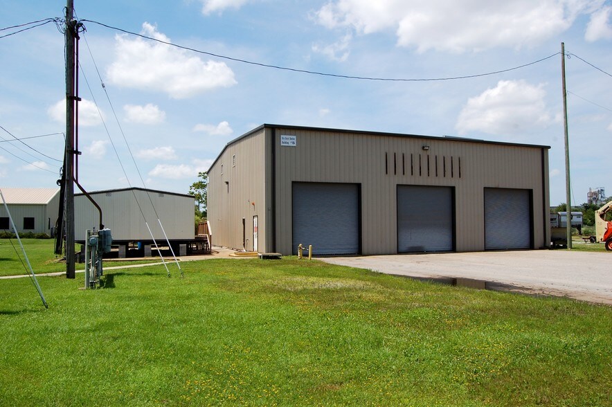 More Photos Of 700 Rosemont Ave, Chesapeake Industrial For Sale