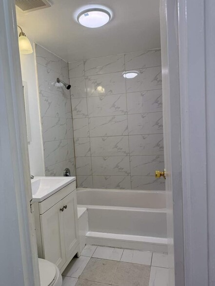 More Photos Of 8714 57th Rd, Elmhurst Apartments For Sale