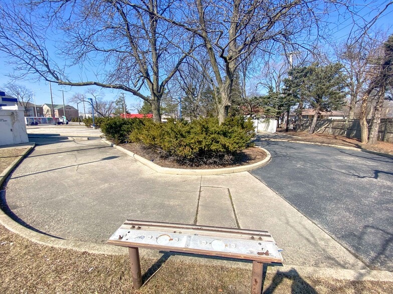 More Photos Of 1505 Elmhurst Rd, Des Plaines Freestanding For Sale