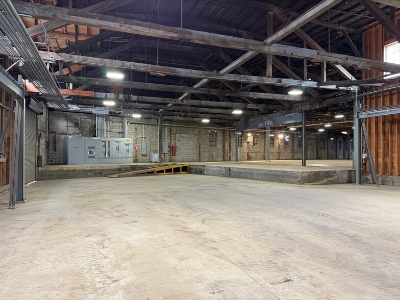 More Photos Of 88 Howard Ave, Bridgeport Warehouse For Lease