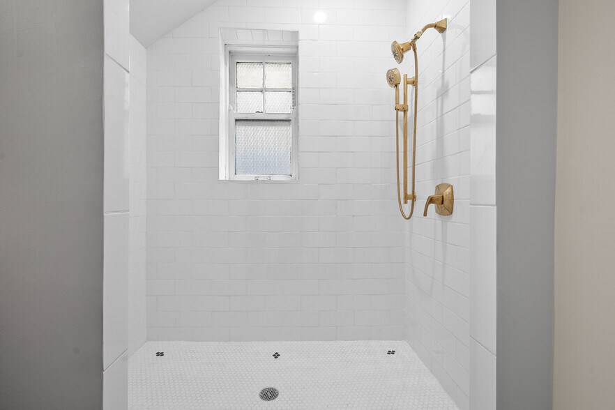 More Photos Of 4541 S Forrestville Ave, Chicago Multifamily For Sale