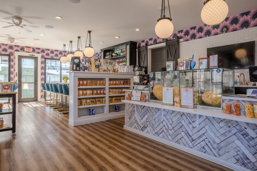 More Photos Of 6406 Cornell Ave, Indianapolis Freestanding For Sale