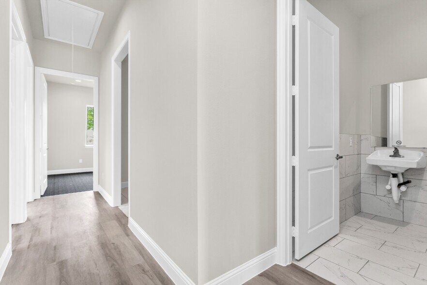 More Photos Of 6000 Alma Rd, McKinney Office For Lease