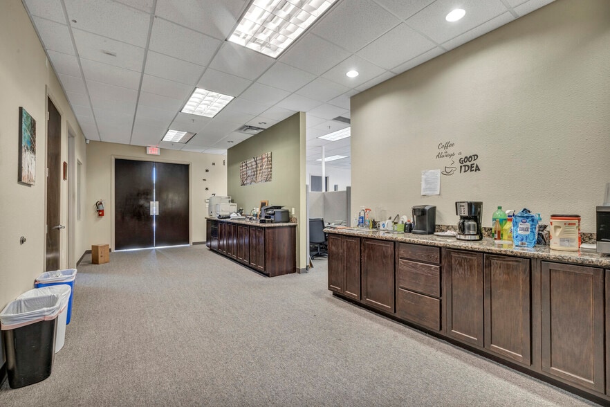 More Photos Of 10601 Pecan Park Blvd, Austin Office For Sale