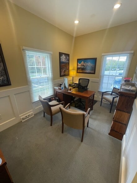 More Photos Of 5100 Bernard Dr, Roanoke Medical For Sale