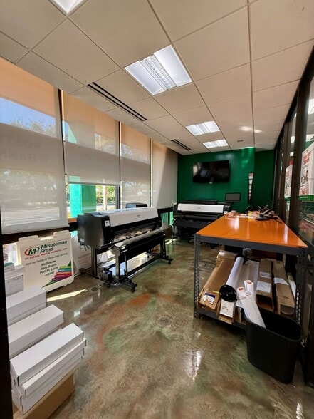 More Photos Of 130 S Entrada Ave, Port Saint Lucie Storefront Retail Office For Sale